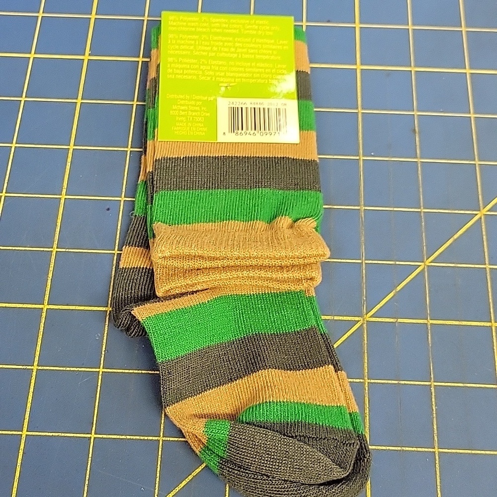 Camo Striped Greens Knee High 1 pair - Picture 3 of 4